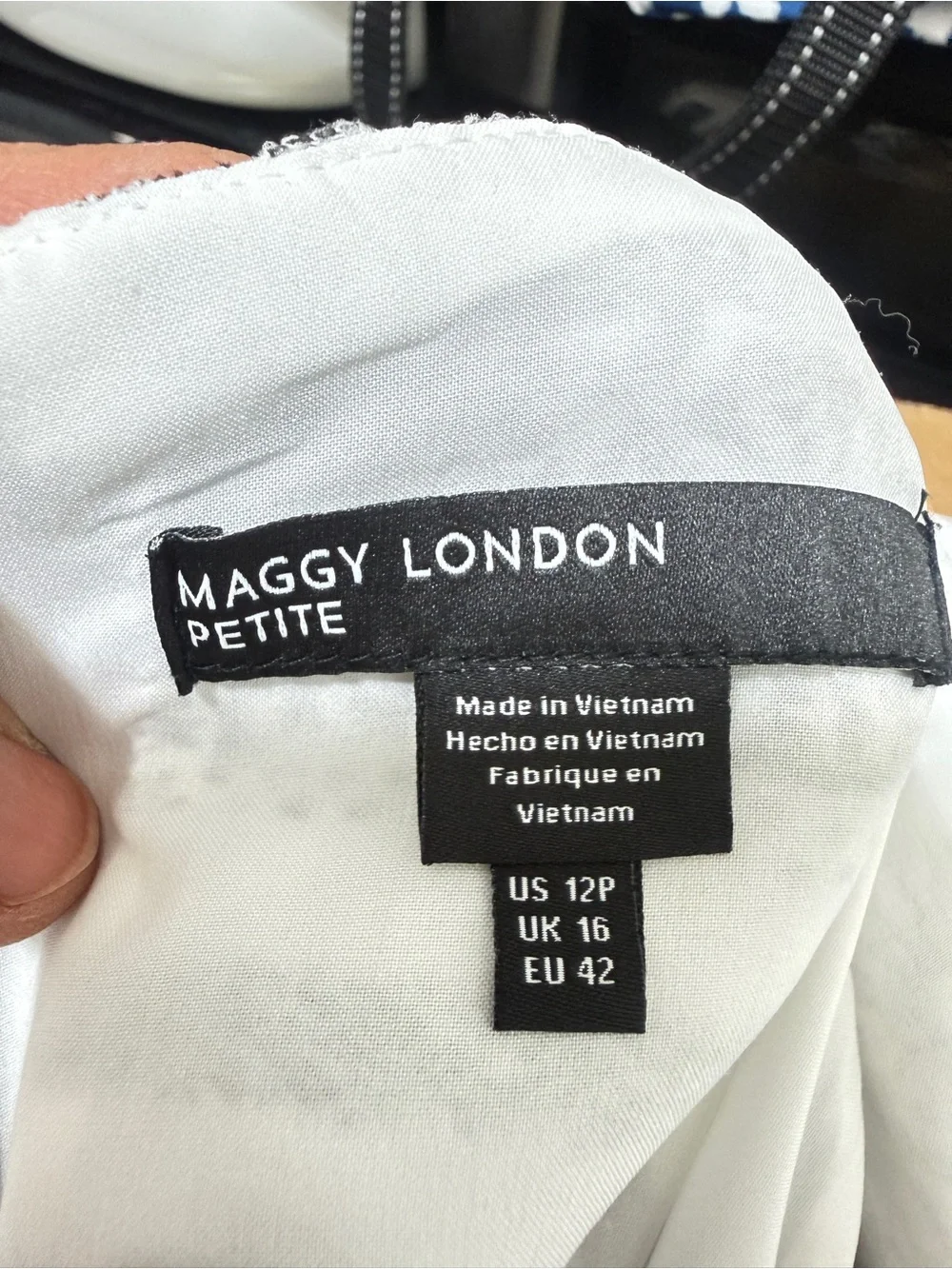 MAGGY LONDON Gray and White Lace-Pattern Shift Dress with small pom-pom - Picture 9 of 13